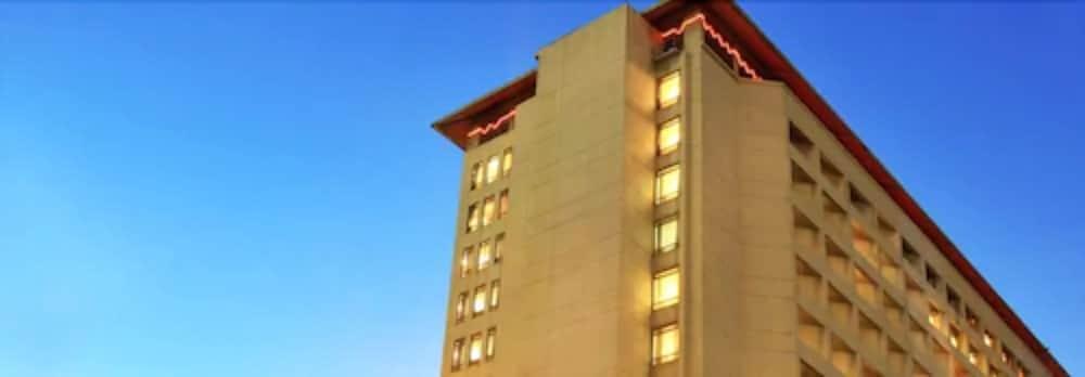 Hotel Bidakara Yakarta Exterior foto