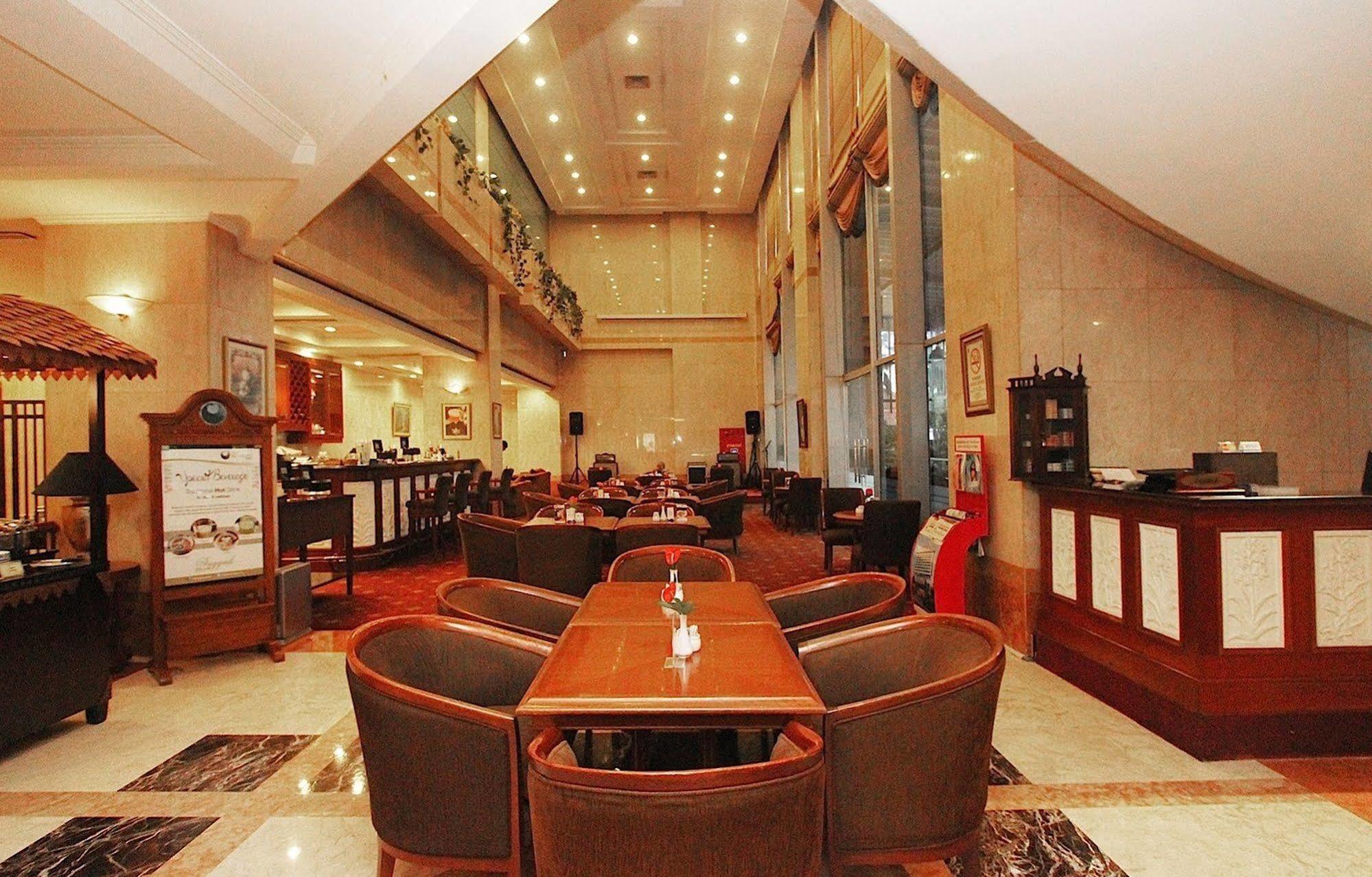 Hotel Bidakara Yakarta Exterior foto