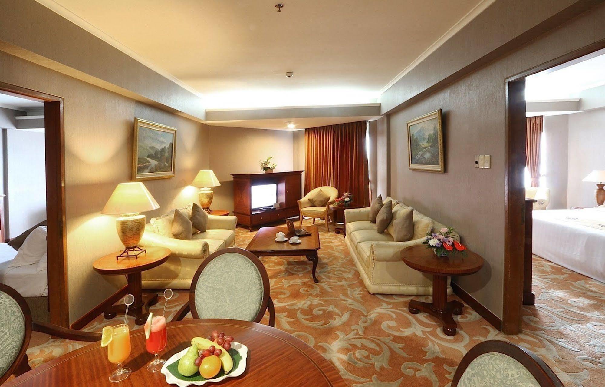 Hotel Bidakara Yakarta Exterior foto